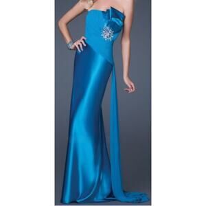 NWOT GiGi Satin Prom Dress with Diagonal Ruching Size 8 Discontinued Design